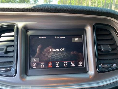 Used 2022 Dodge Challenger SXT w/ Driver Convenience Group RWD image 12