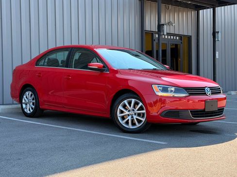 Used 2014 Volkswagen Jetta SE FWD image 2