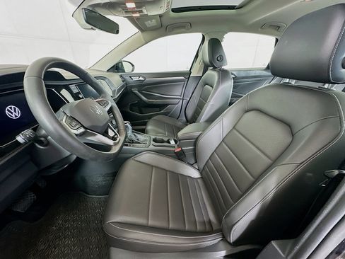 Used 2024 Volkswagen Jetta SE w/ Panoramic Sunroof Package FWD image 13