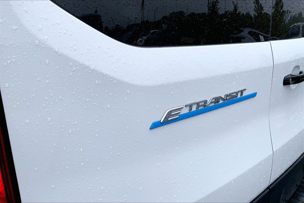 Used 2023 Ford E-Transit Medium Roof RWD image 4