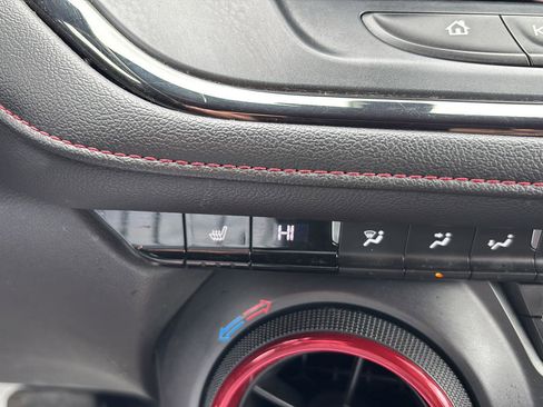 Used 2019 Chevrolet Blazer RS w/ Sun and Wheels Package AWD/4WD image 29