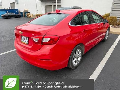 Used 2019 Chevrolet Cruze LT w/ Convenience Package image 4