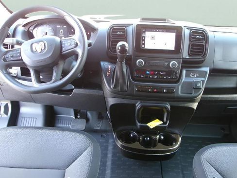 Used 2025 RAM ProMaster 2500 FWD image 11