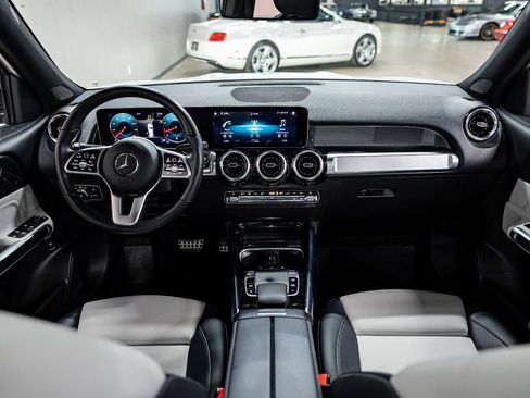 Used 2020 Mercedes-Benz GLB 250 4MATIC image 11