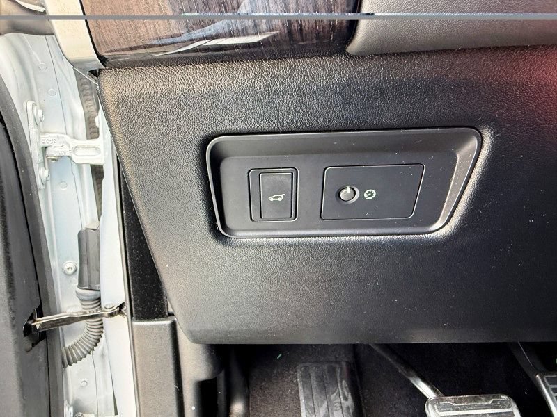 Used 2019 Land Rover Range Rover Sport Supercharged AWD/4WD image 30