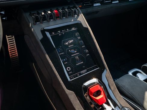 Used 2024 Lamborghini Huracan Sterrato image 22