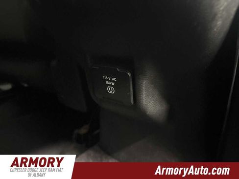 Used 2017 Jeep Cherokee Latitude image 32