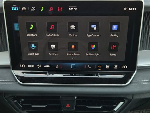 New 2026 Volkswagen Tiguan SE R-Line FWD image 12