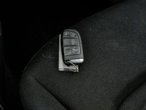 Used 2018 Jeep Renegade Latitude FWD image 60