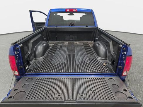 Used 2018 RAM 1500 Express AWD/4WD image 32
