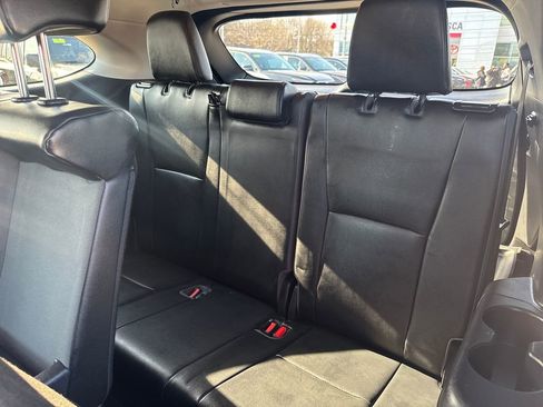 Used 2020 Toyota Highlander XLE AWD/4WD image 42