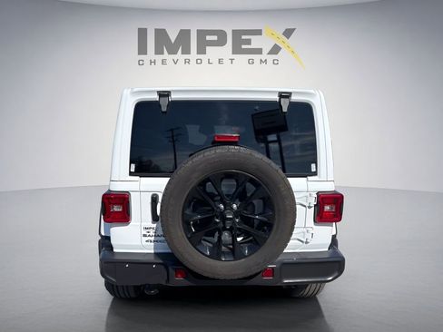 Used 2025 Jeep Wrangler Unlimited Sahara AWD/4WD image 5