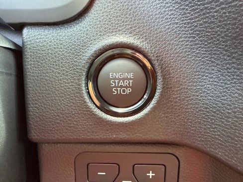Used 2026 Toyota Tundra SR5 AWD/4WD image 17