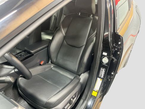 Used 2024 Toyota Prius XLE image 19