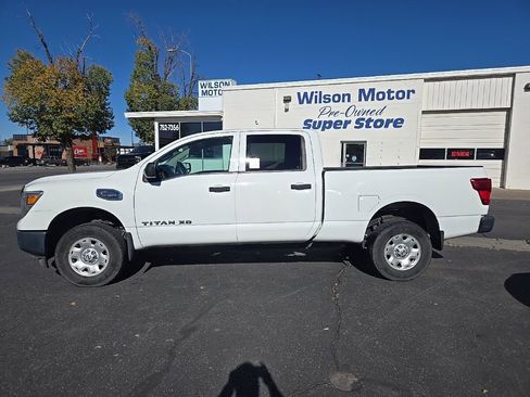 Used 2017 Nissan Titan S image 8