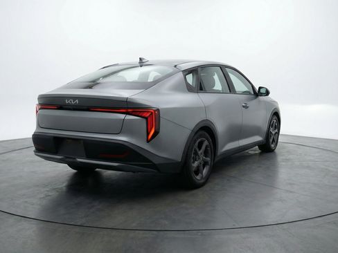 Used 2025 Kia K4 FWD image 9