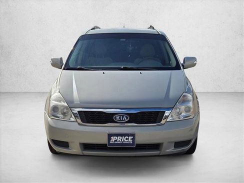 Used 2012 Kia Sedona LX image 2