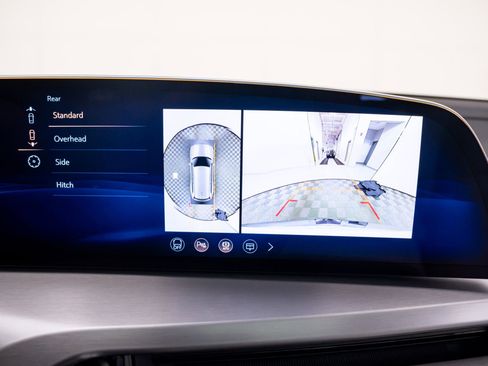 New 2026 Cadillac Vistiq Luxury w/ LPO, Floor Liner Package AWD/4WD image 25