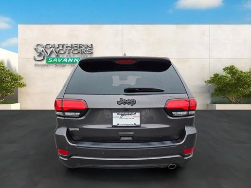 Used 2020 Jeep Grand Cherokee Altitude RWD image 4