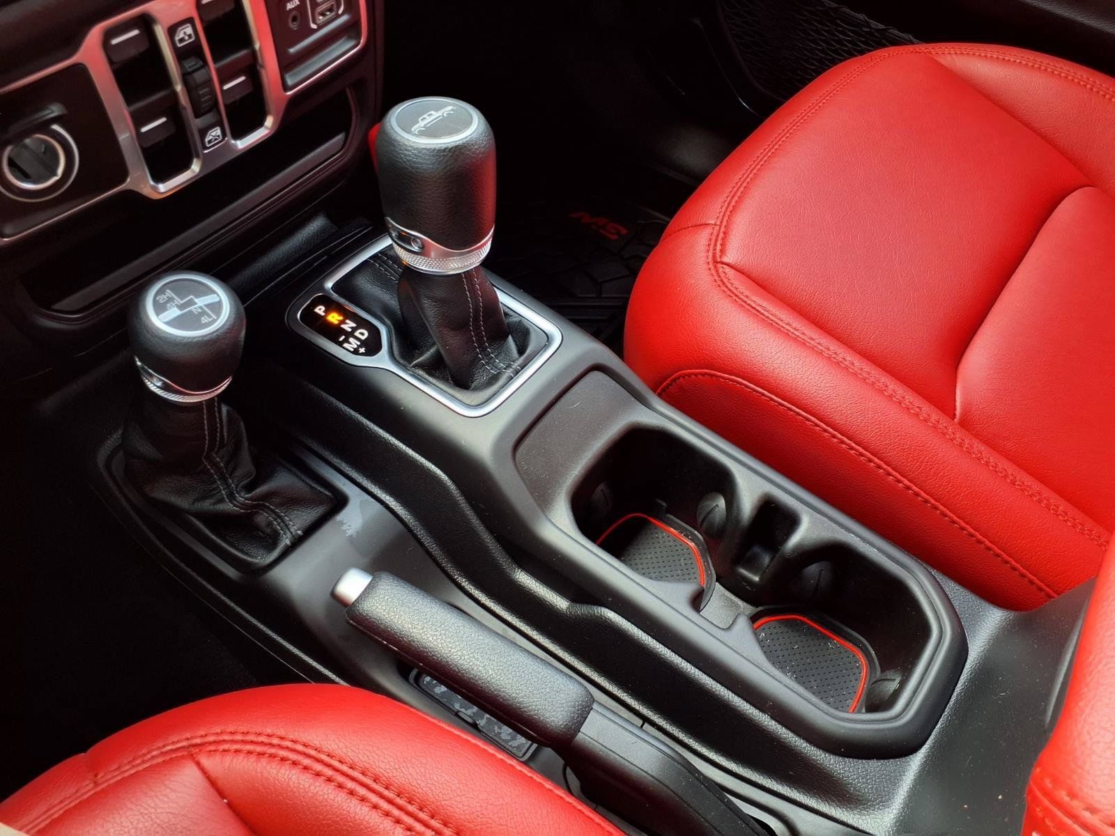 Used 2025 Jeep Gladiator Sport AWD/4WD image 21