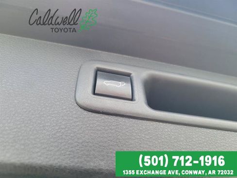 Used 2023 Toyota Highlander XLE FWD image 28