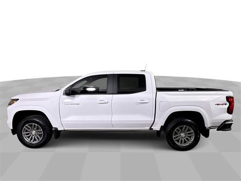 Used 2024 Chevrolet Colorado LT w/ LT Convenience Package II image 5