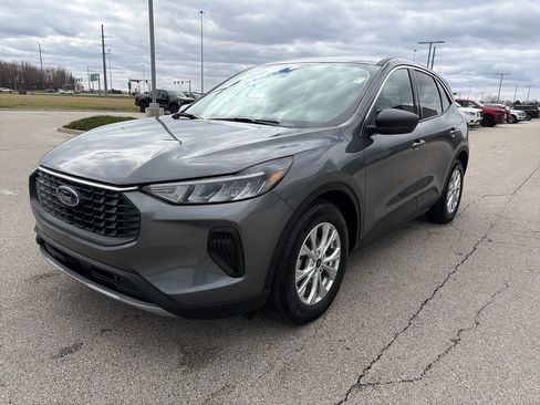 Used 2023 Ford Escape Active w/ Cold Weather Package image 3