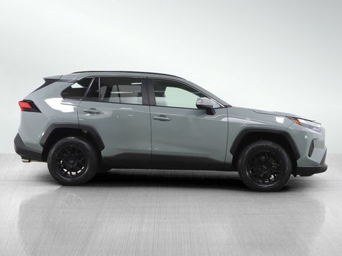 Used 2022 Toyota RAV4 XLE image 6