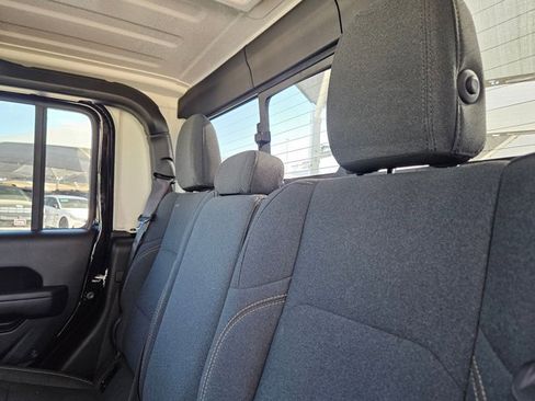 Used 2024 Jeep Gladiator Willys image 20