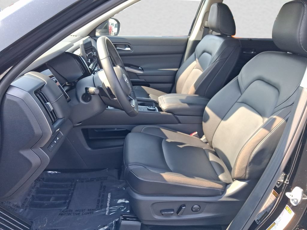 Used 2025 Nissan Pathfinder SL AWD/4WD image 10
