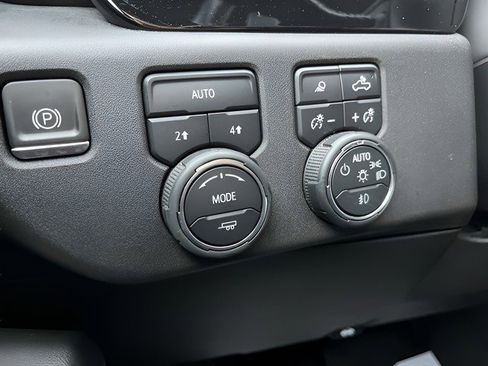 Certified 2022 Chevrolet Silverado 1500 LTZ w/ LTZ Premium Package image 7