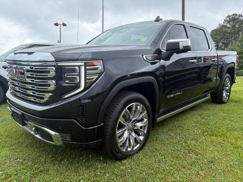 Used 2022 GMC Sierra 1500 Denali w/ Denali Reserve Package AWD/4WD image 1