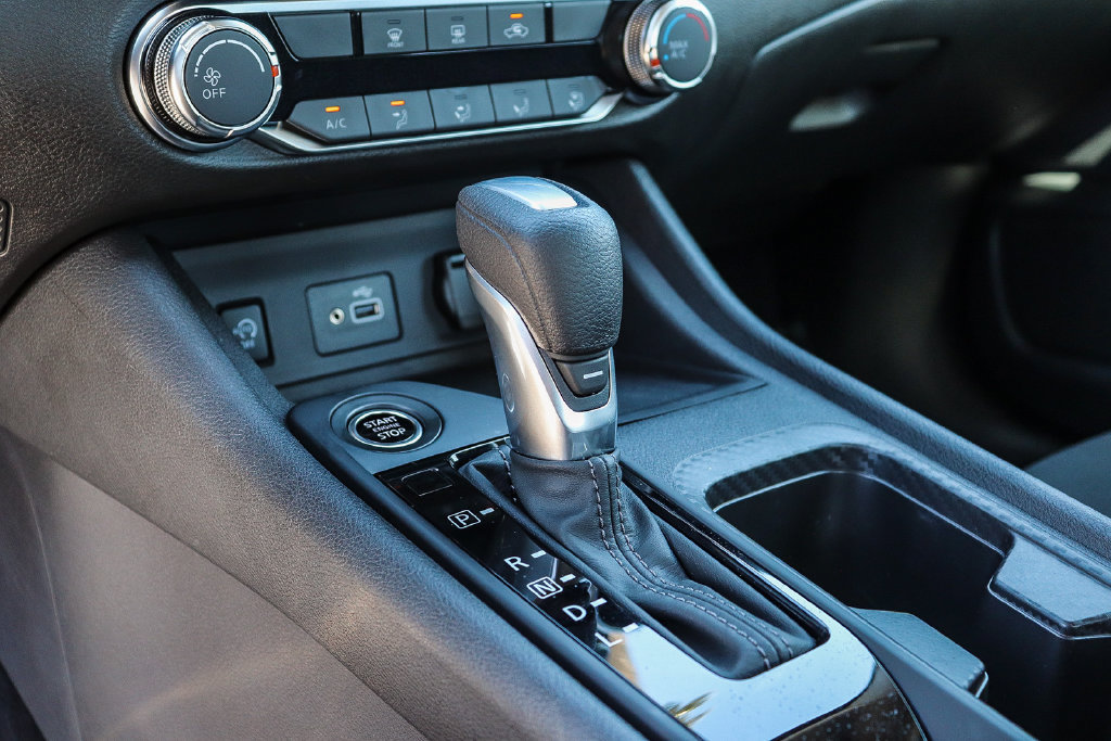 Used 2025 Nissan Sentra S FWD image 19