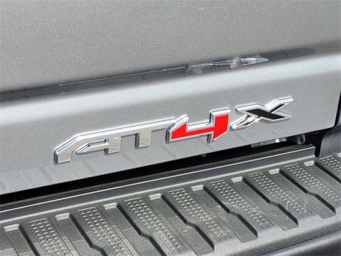 Used 2025 GMC Sierra 2500 AT4X w/ AT4X AEV Edition image 8
