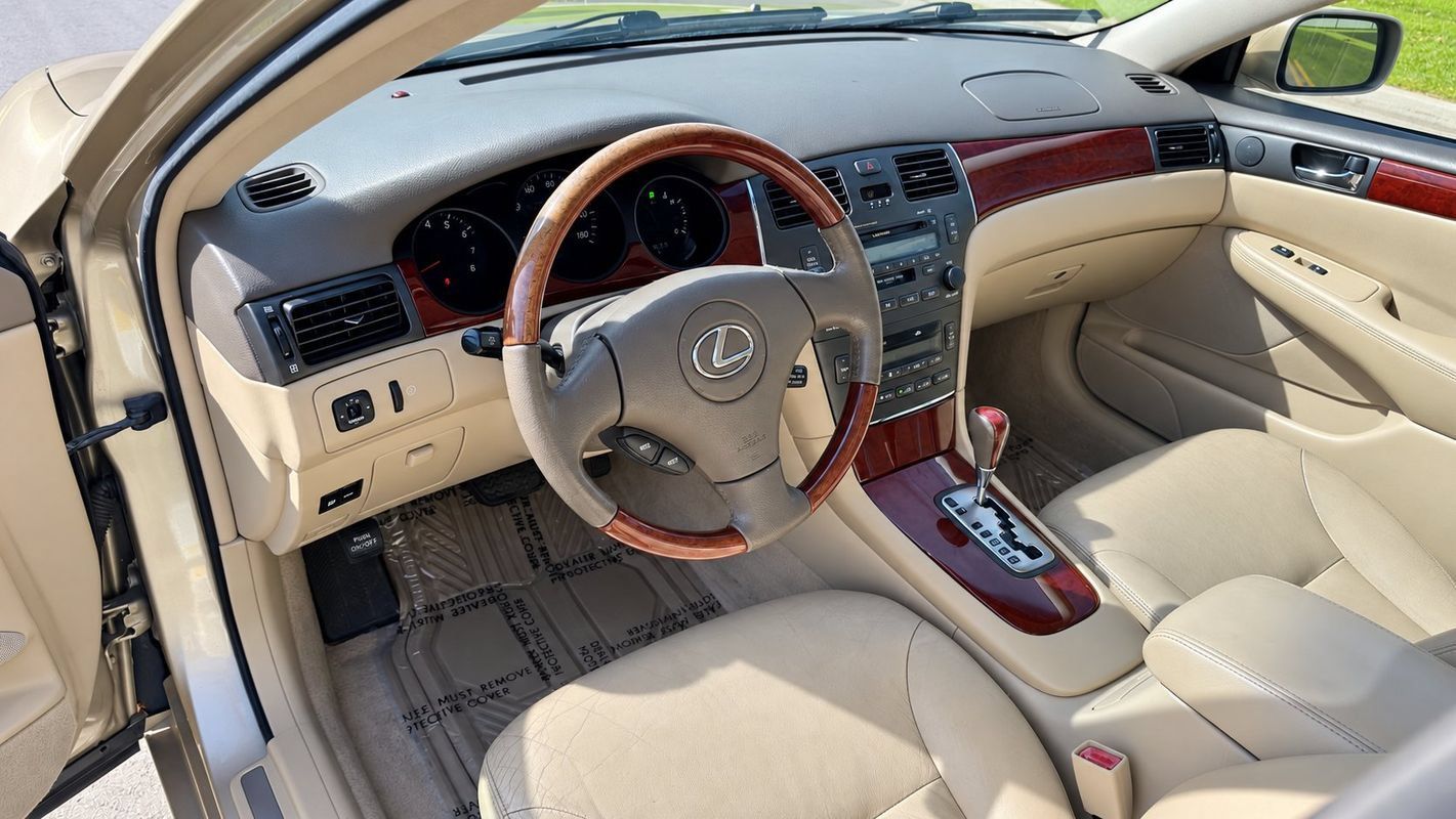 Used 2002 Lexus ES 330 FWD image 12