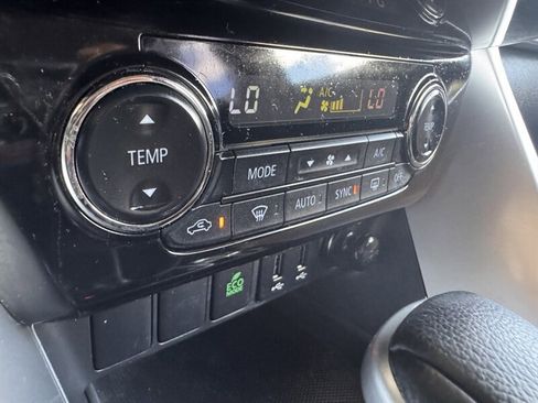 Used 2018 Mitsubishi Eclipse Cross SE image 23