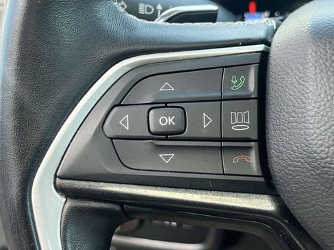 Used 2022 Jeep Grand Cherokee Altitude AWD/4WD image 22