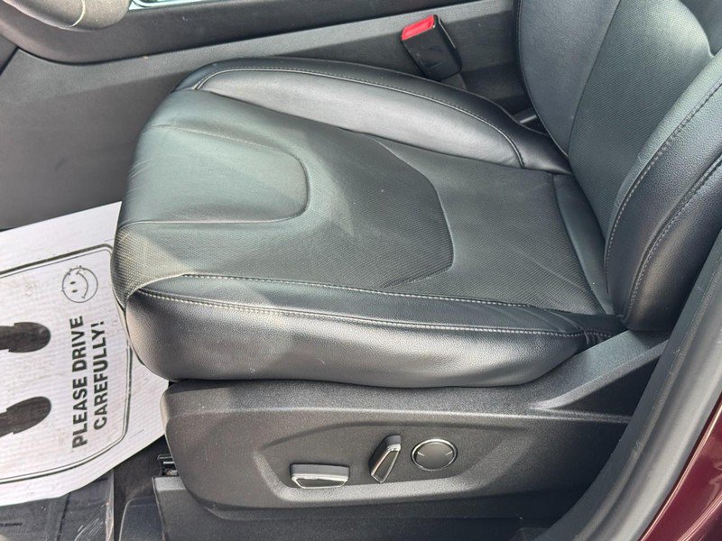 Used 2019 Ford Edge Titanium w/ Equipment Group 301A AWD/4WD image 25