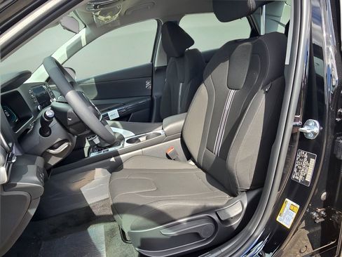 New 2025 Hyundai Elantra Blue image 13