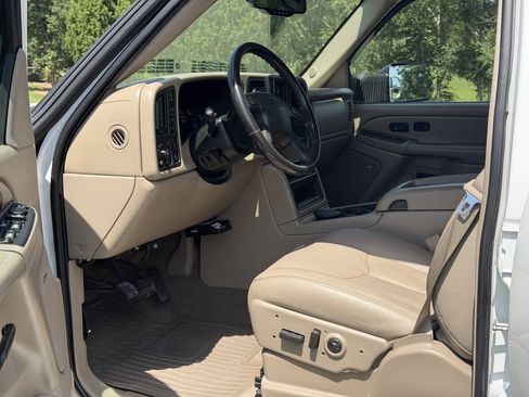 Used 2005 GMC Sierra 3500 SLT w/ Heavy-Duty Power Package AWD/4WD image 13