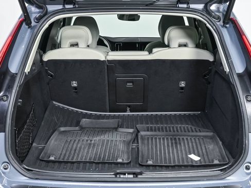 Used 2024 Volvo XC60 T8 Plus w/ Protection Package Premier AWD/4WD image 31