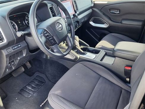 Used 2024 Nissan Frontier SV image 18