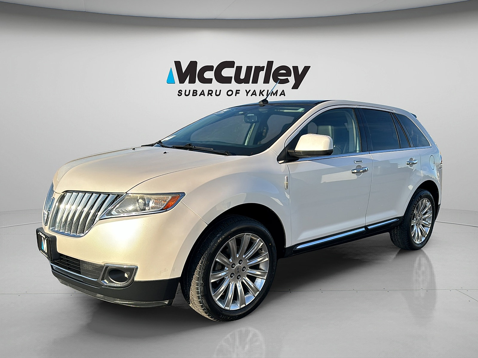 Used 2011 Lincoln MKX AWD w/ 102A Rapid Spec Order Code image 2