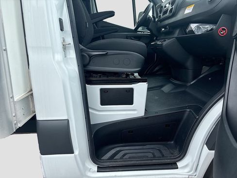 Used 2024 Mercedes-Benz Sprinter 4500 image 20
