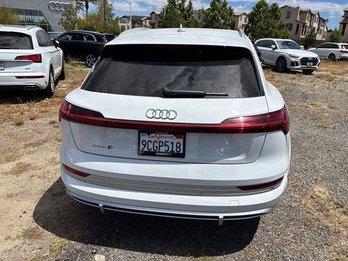 Used 2022 Audi e-tron S Premium Plus AWD/4WD image 4