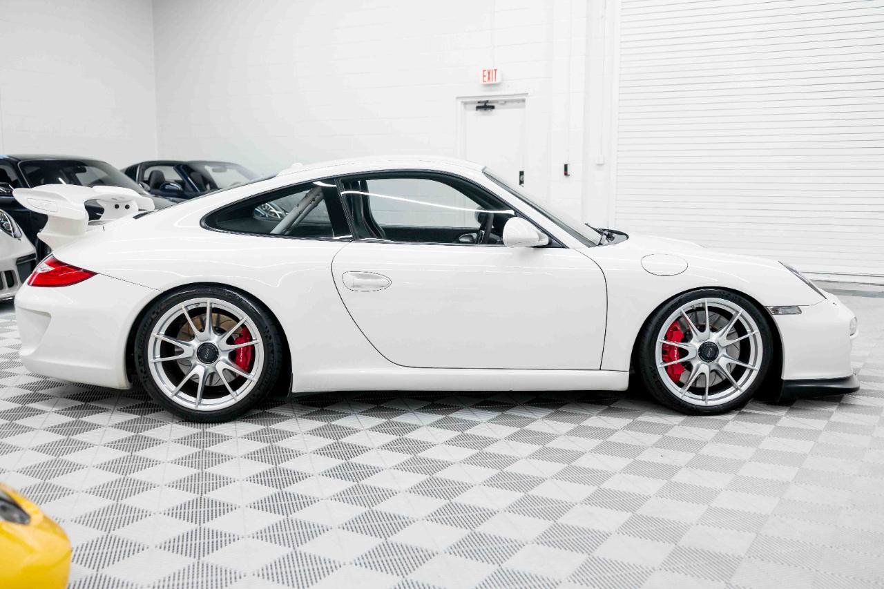 Used 2010 Porsche 911 GT3 RWD image 10