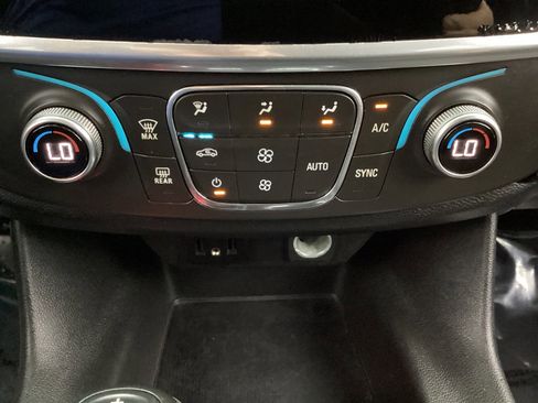 Used 2018 Chevrolet Traverse LS FWD image 38