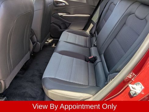 Used 2025 Chevrolet Trax LT w/ LT Convenience Package FWD image 27