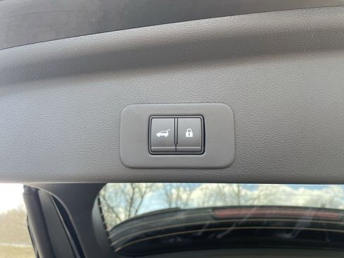 Certified 2025 Nissan Murano SL image 17