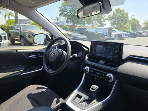 Certified 2020 Toyota RAV4 XLE w/ Carpet Mat Package FWD image 11